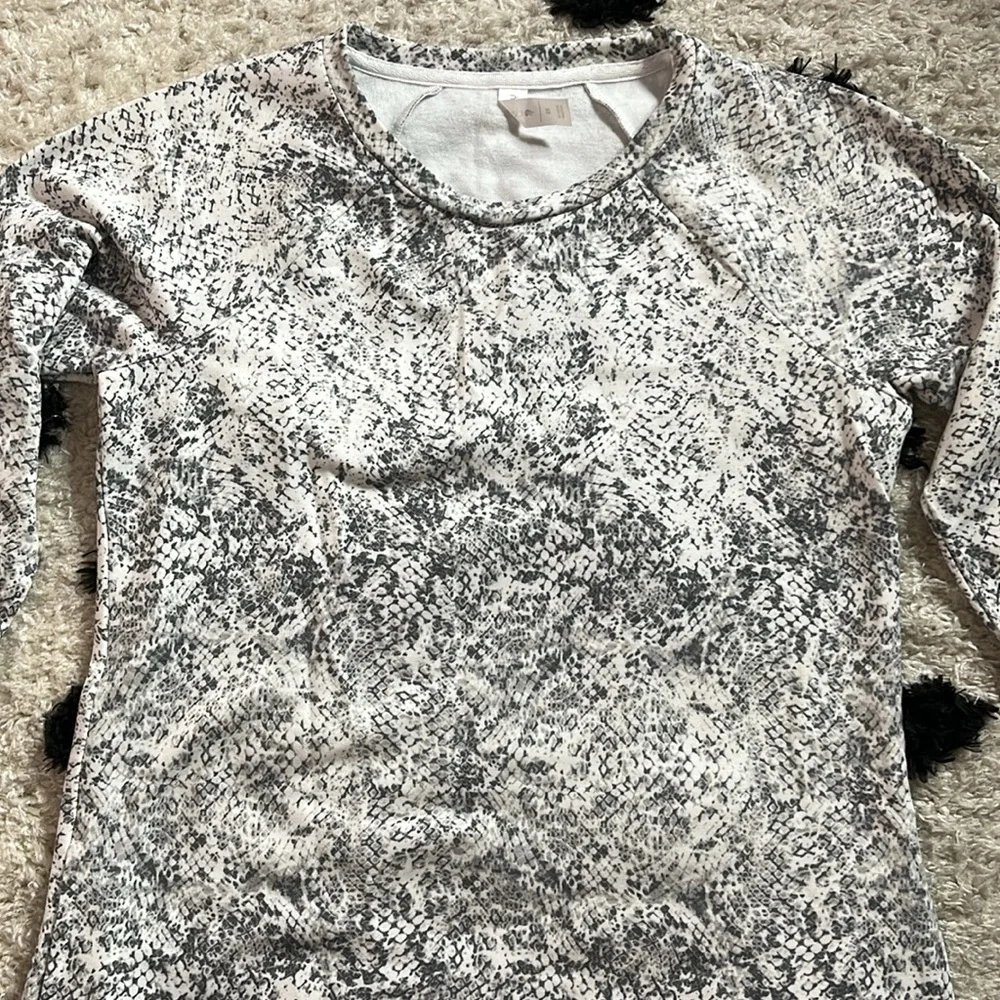 Ideology size XS grey and white long snake Patterned long sleeve sweater